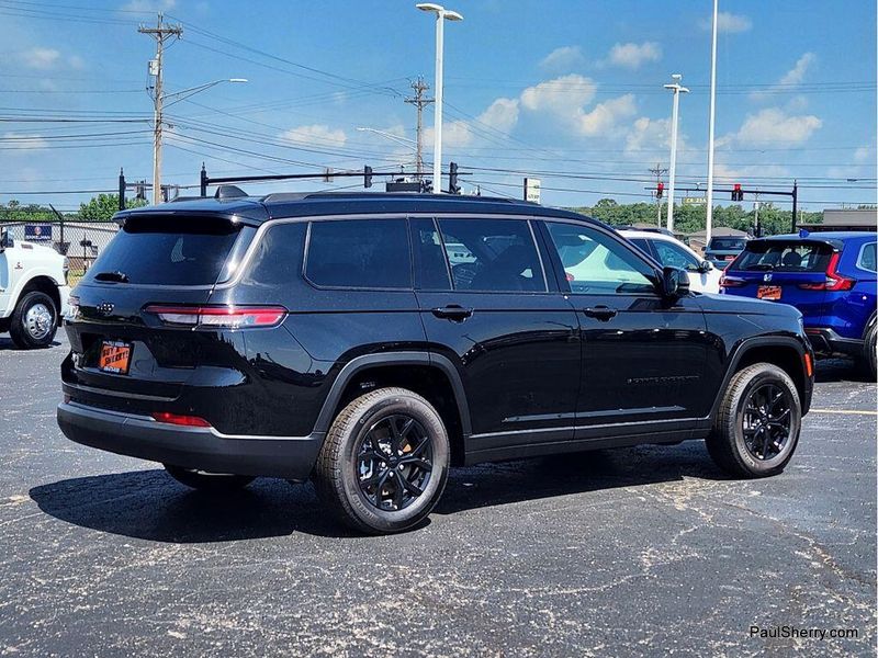 New 2026 Jeep Grand Cherokee L Laredo Altitude 4x4