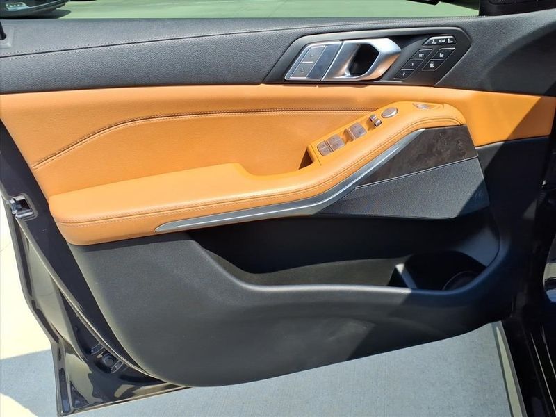 Used 2022 BMW X7 xDrive40iImage 7