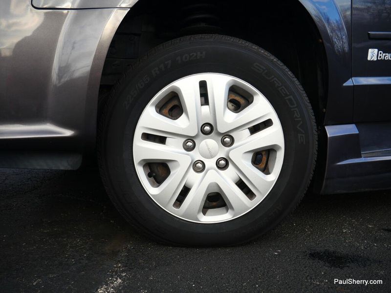 Used 2015 Dodge Grand Caravan SE