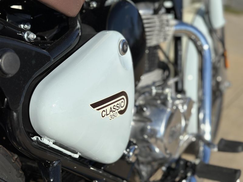 2024 Royal Enfield CLASSIC 350Image 6