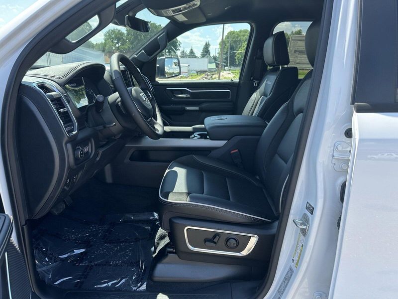 2025 RAM 1500 LaramieImage 14