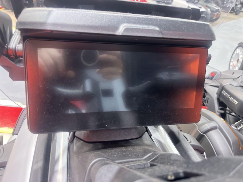 New 2025 Can-Am CANYON XT Image 19