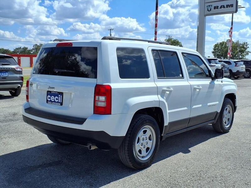 2015 Jeep Patriot Sport photo 11