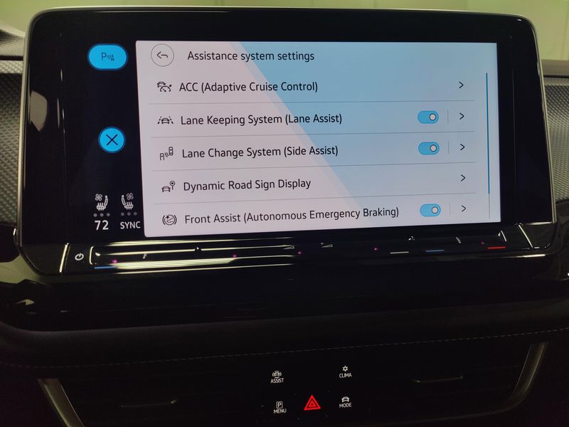 Used 2025 Volkswagen Atlas Cross Sport SEL AWD R-Line Black w/Sunroof/NavImage 11