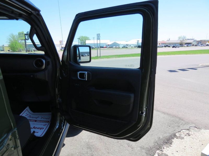 2022 Jeep Wrangler Unlimited Sport 4x4 4dr SUVImage 19