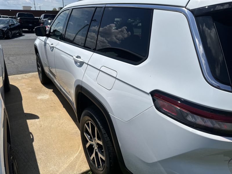 New 2025 Jeep Grand Cherokee L Limited 4x4Image 9