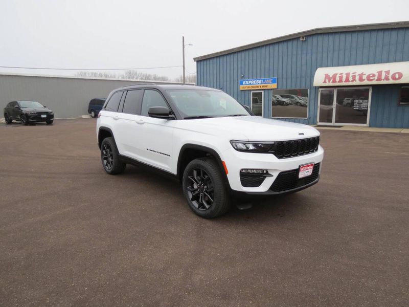 New 2025 Jeep Grand Cherokee Limited 4x4Image 2