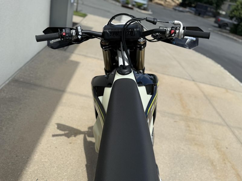 2026 Triumph TF250EImage 6