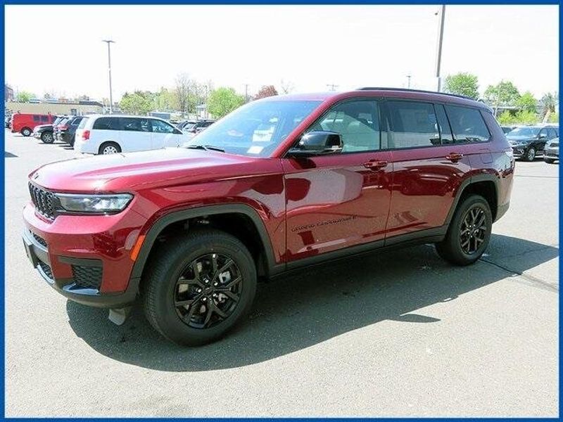 2025 Jeep Grand Cherokee AltitudeImage 1