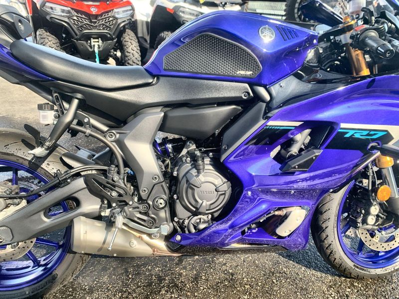 Used 2025 Yamaha YZF-R7 CA Image 21