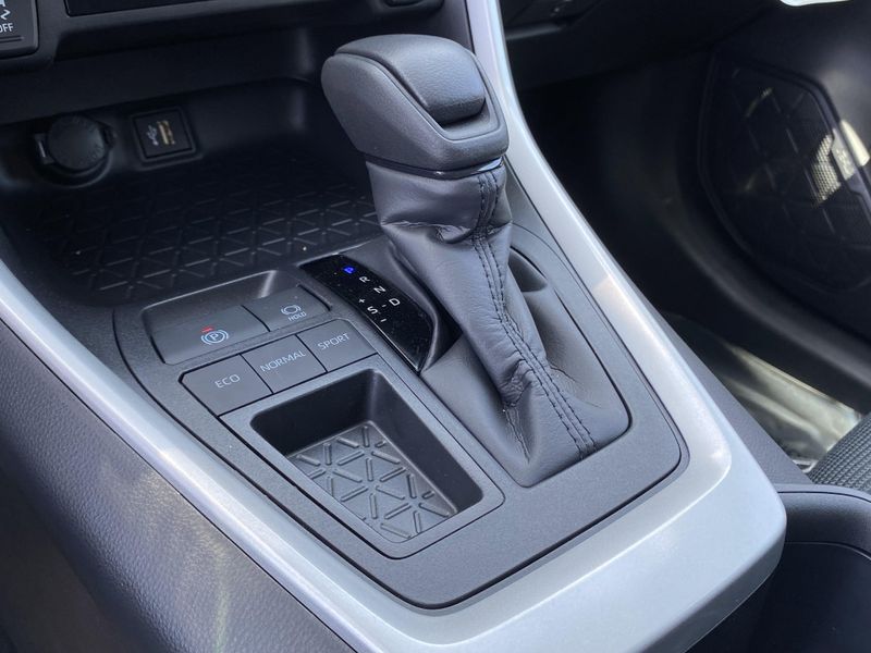 2025 Toyota RAV4 LEImage 18