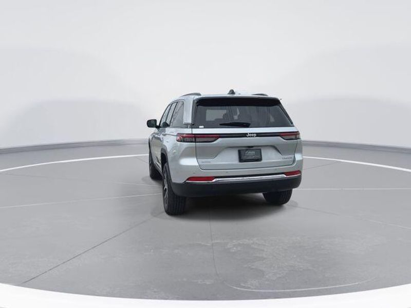 New 2024 Jeep Grand Cherokee Limited 4x4Image 7