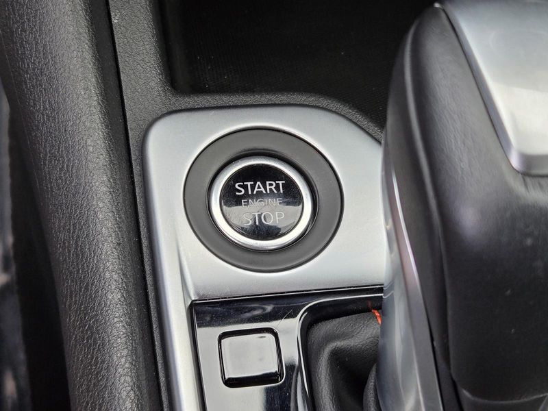Used 2025 Nissan Sentra SR CVT