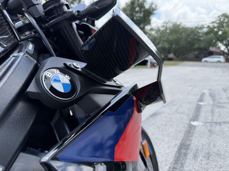 2025 BMW M 1000 R