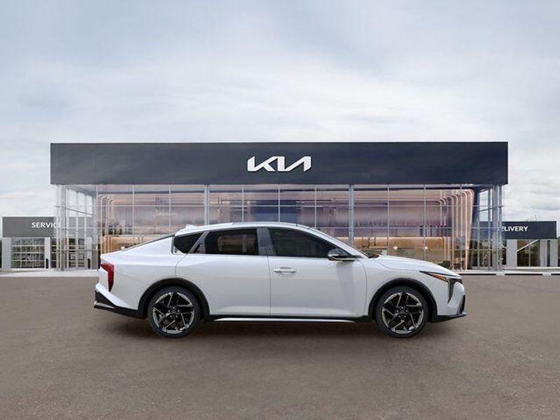 New 2026 Kia K4 GT-LineImage 8