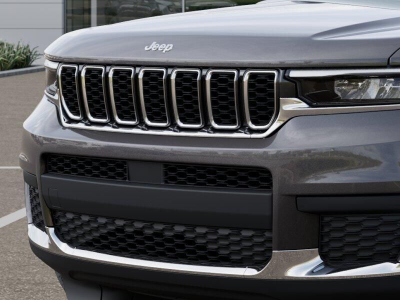 New 2025 Jeep Grand Cherokee L Laredo 4x4Image 23