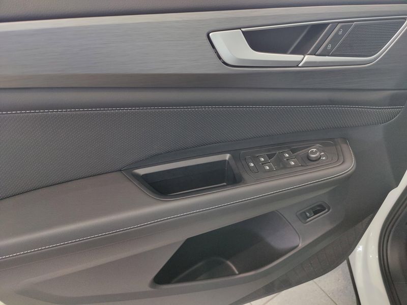 2025 Volkswagen Atlas Cross Sport SE AWD w/Technology/SunroofImage 24
