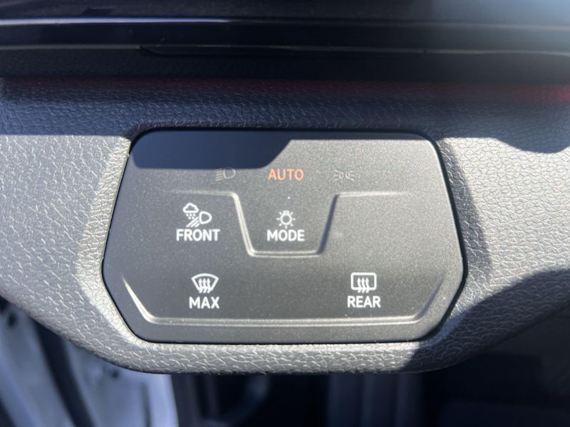 2021 Volkswagen ID.4 Pro SImage 15