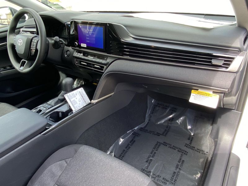 2025 Toyota Camry LEImage 9