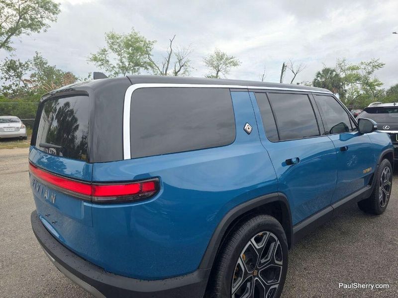 2023 Rivian R1S Launch EditionImage 5