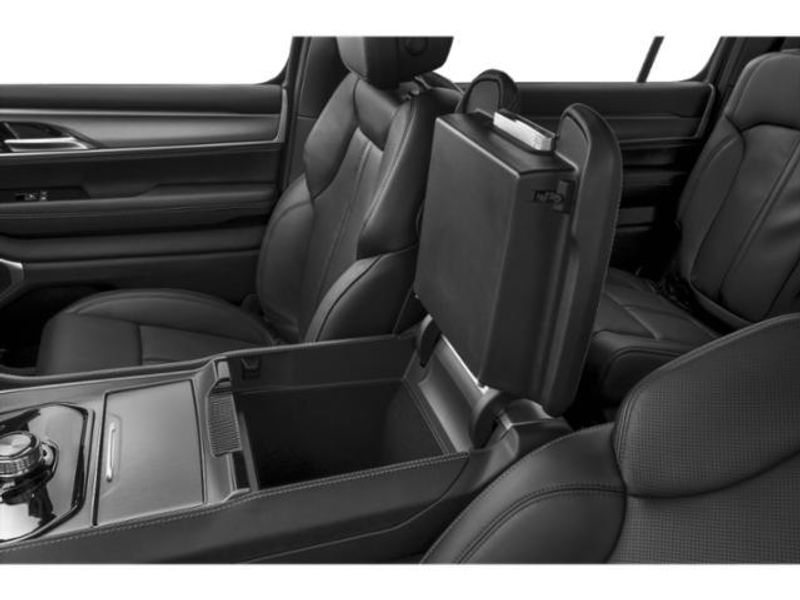 2027 Jeep Grand Wagoneer Long Wheelbase 4x4Image 13