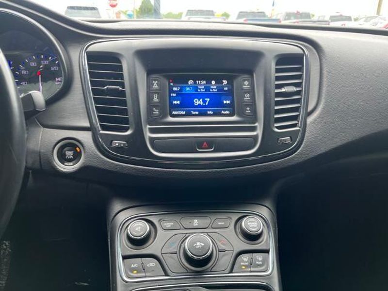 2016 Chrysler 200 S