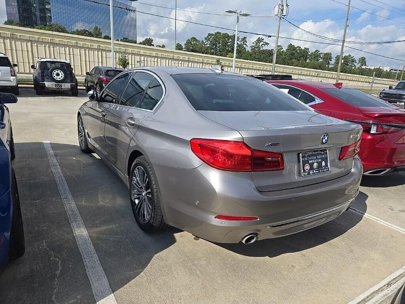 Used 2019 BMW 5 Series 530i xDriveImage 4