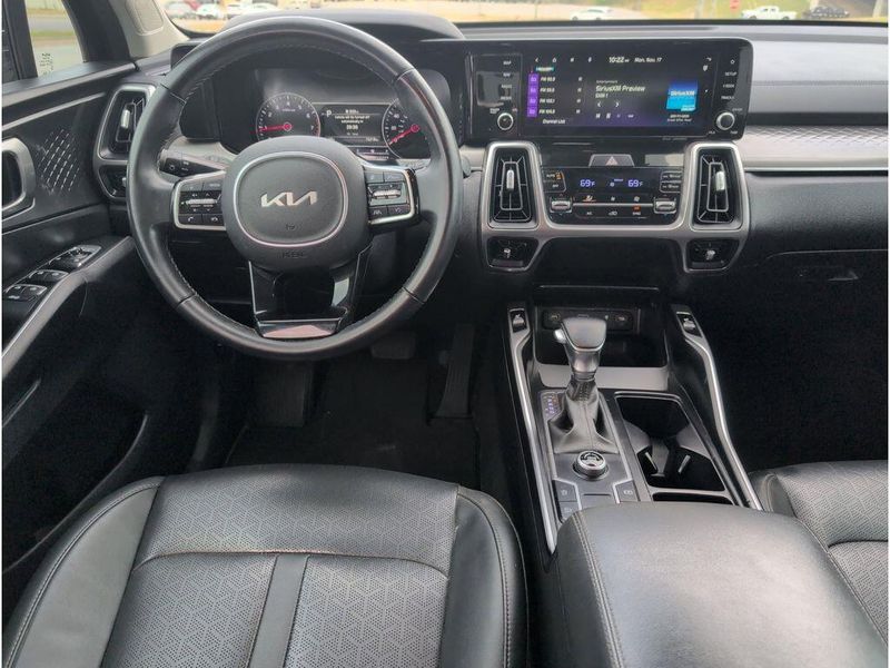Used 2023 Kia Sorento SImage 32