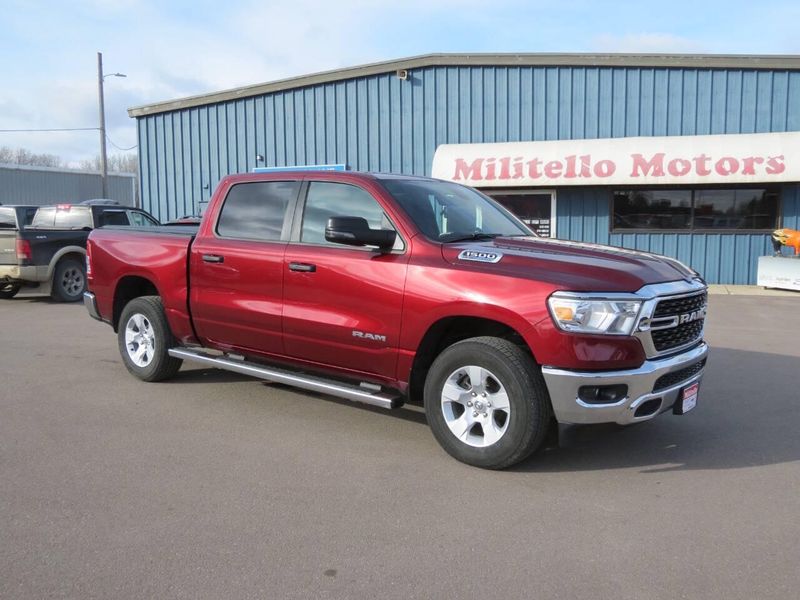 Used 2023 RAM 1500 Big Horn 4x4 4dr Crew Cab 5.6 ft. SB PickupImage 2