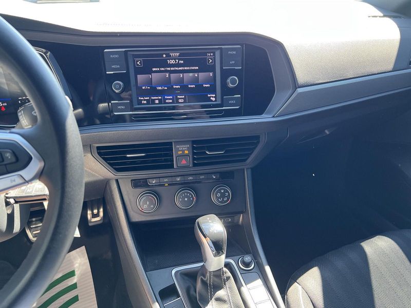 2024 Volkswagen Jetta Sport photo 22