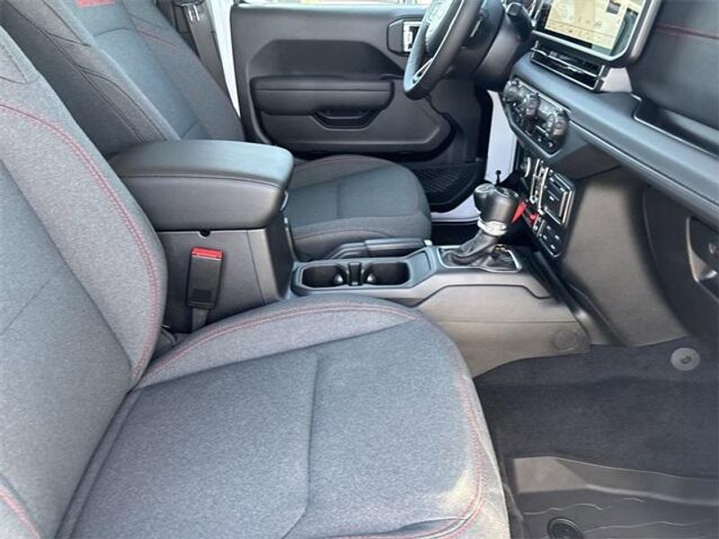 New 2025 Jeep Wrangler 4-door RubiconImage 12