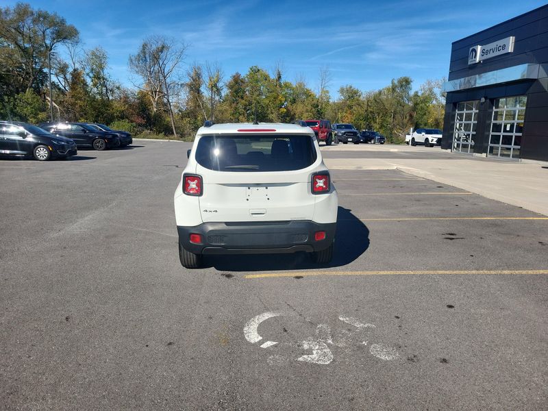 Used 2023 Jeep Renegade LatitudeImage 13
