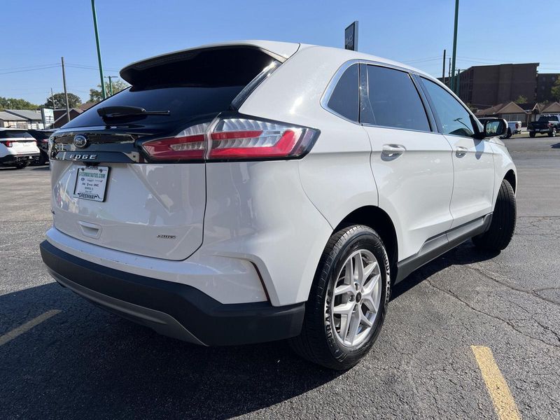 2023 Ford Edge SEL photo 4