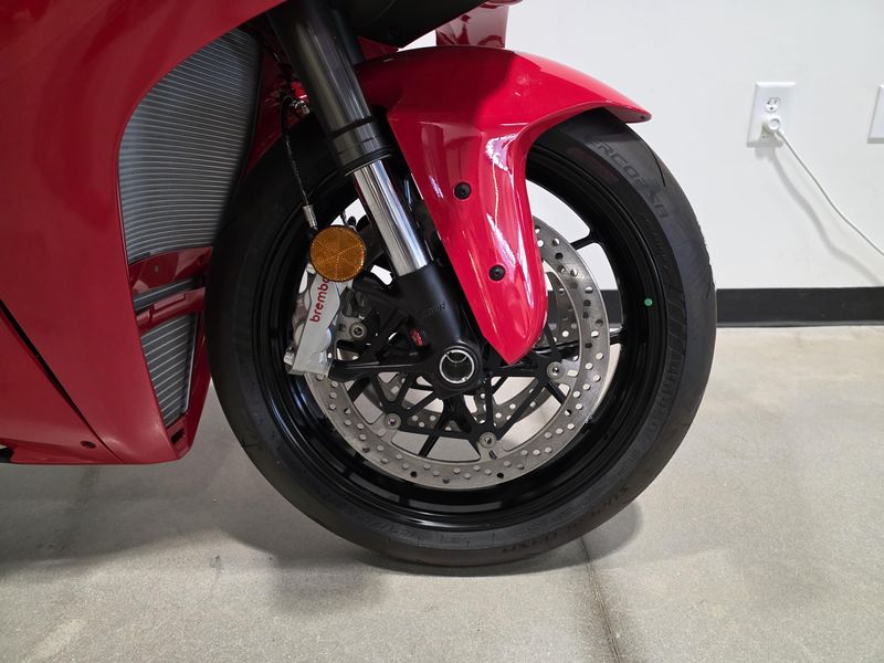 New 2025 Ducati Panigale V4 