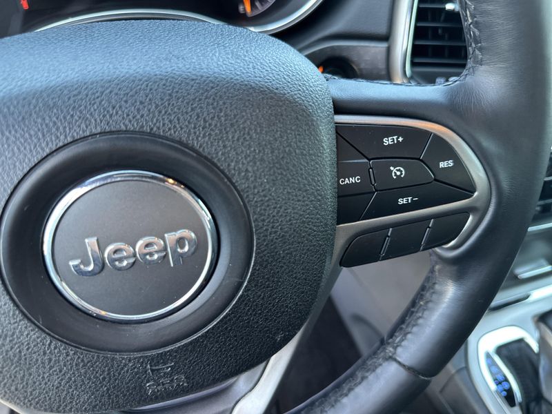 Used 2018 Jeep Grand Cherokee Laredo EImage 22