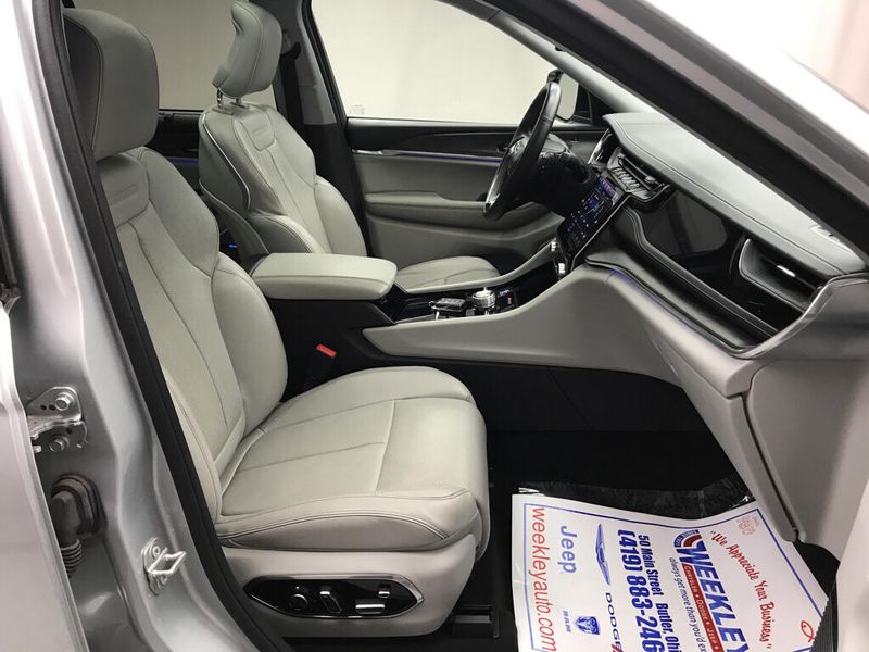 Used 2022 Jeep Grand Cherokee OverlandImage 29