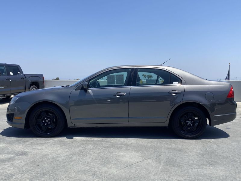 2011 Ford Fusion SEImage 6