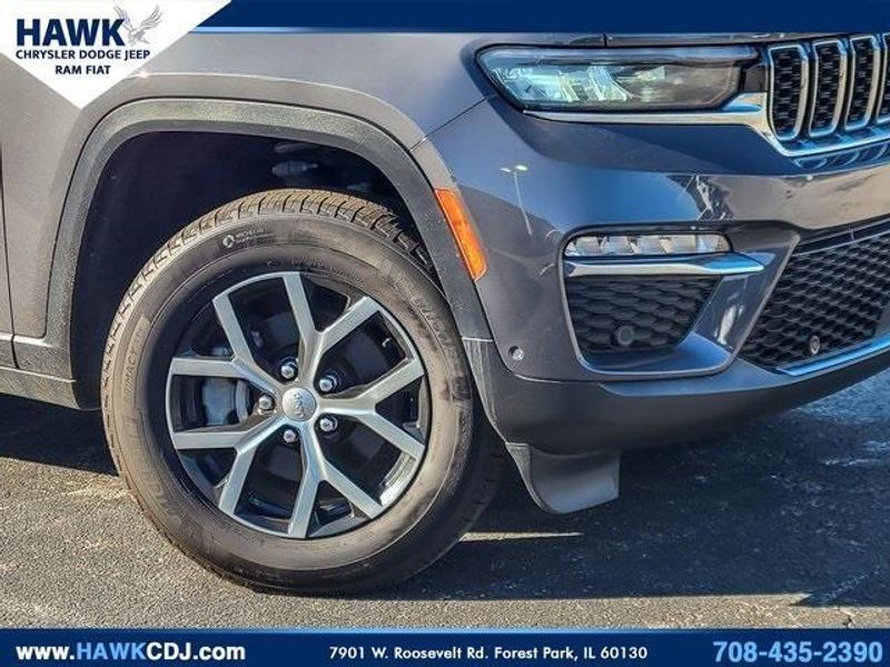 2024 Jeep Grand Cherokee Limited photo 3