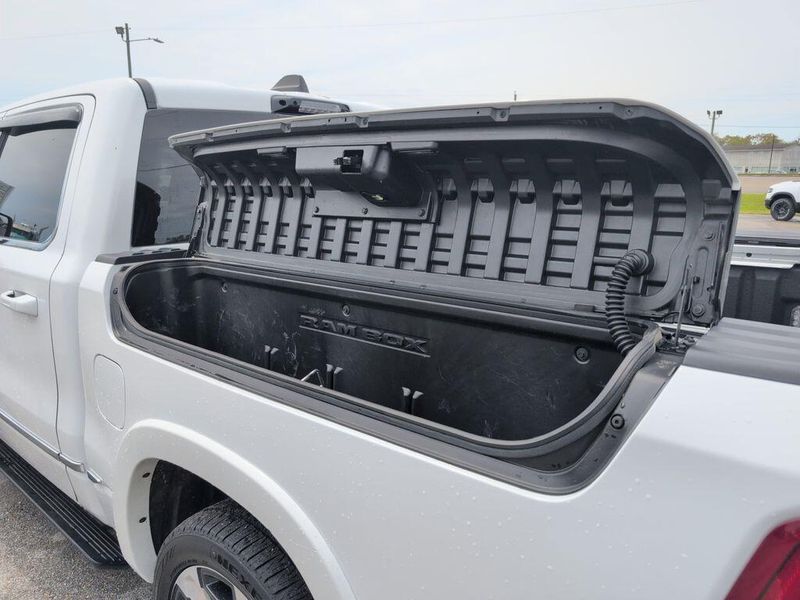 2023 RAM 1500 LimitedImage 31
