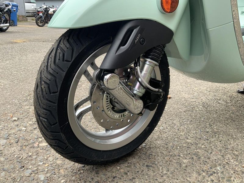 2025 Vespa PRIMAVERA 150 