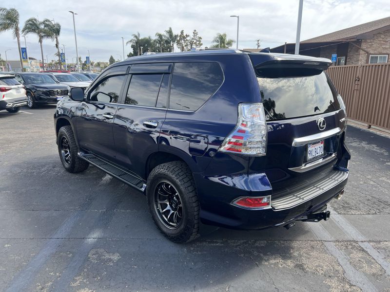 2023 Lexus GX 460 Image 2