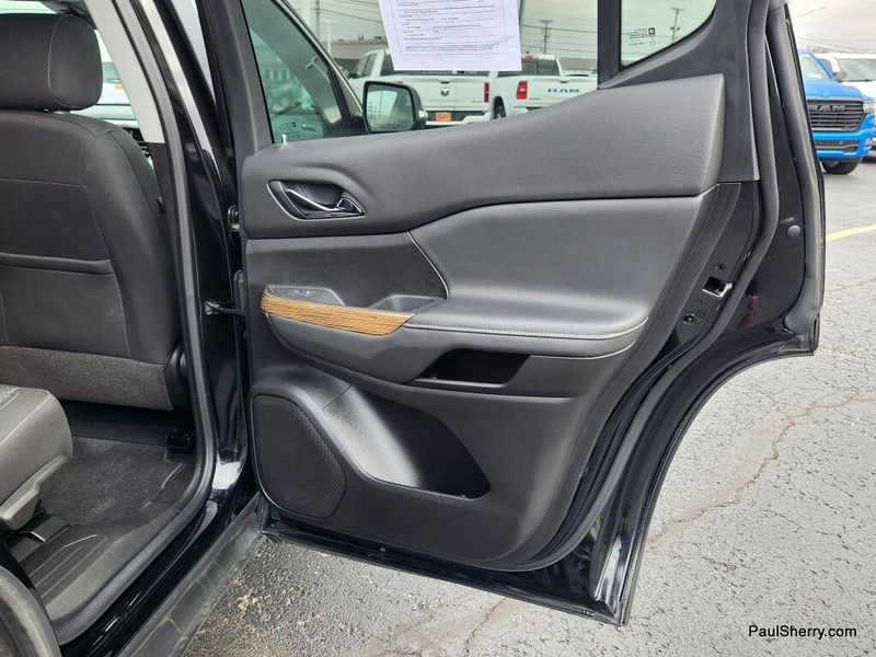 Used 2023 GMC Acadia SLE