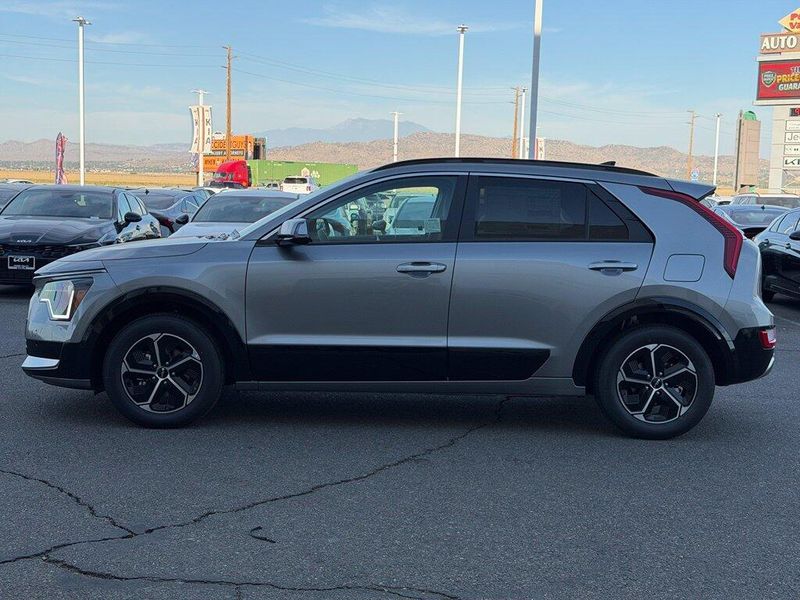 New 2026 Kia Niro SXImage 4