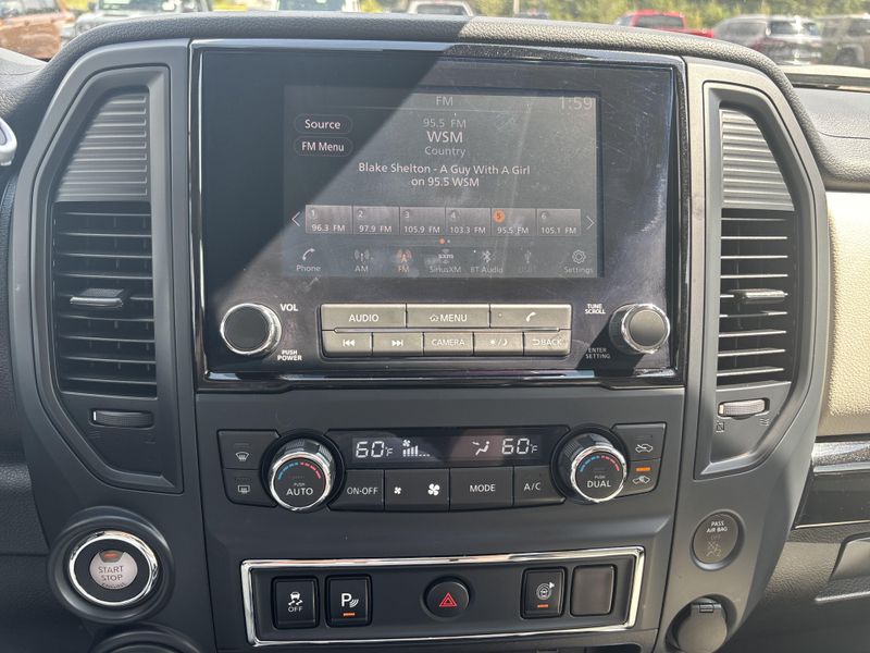 Used 2024 Nissan Titan SVImage 20