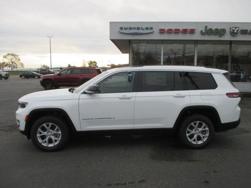 2023 Jeep Grand Cherokee L Limited 4x4Image 14