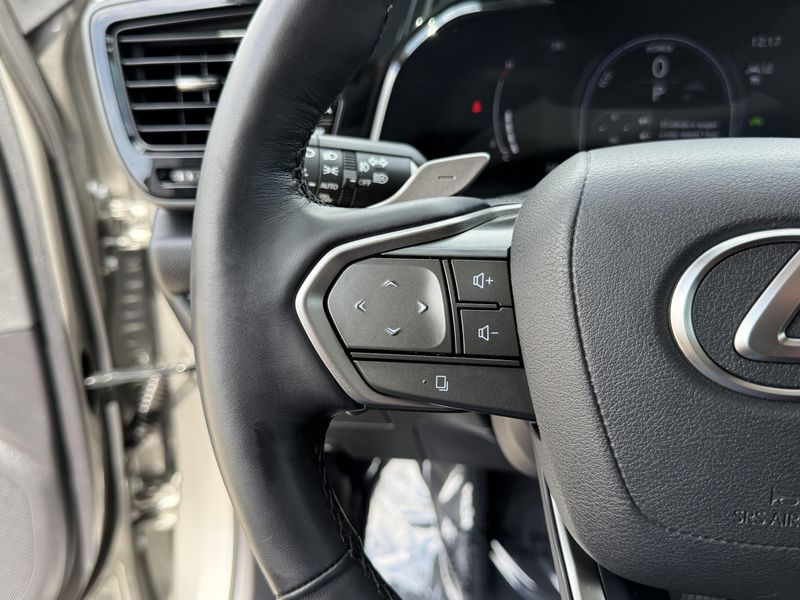 Used 2025 Lexus NX 350h LuxuryImage 23