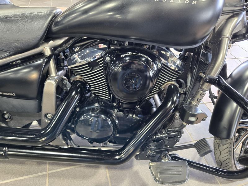 2010 Kawasaki VULCAN 900 CUSTOM BLACK Image 8