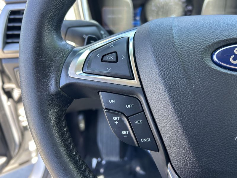 Used 2017 Ford Fusion SEImage 27