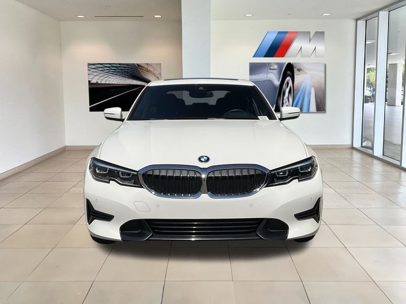 2022 BMW 3 Series 330e iPerformanceImage 3