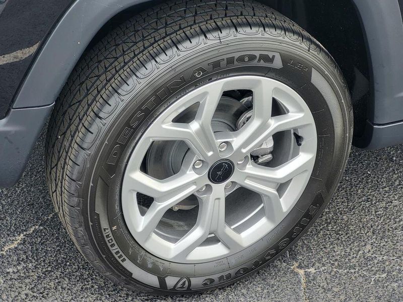 2025 Jeep Compass Latitude 4x4Image 7